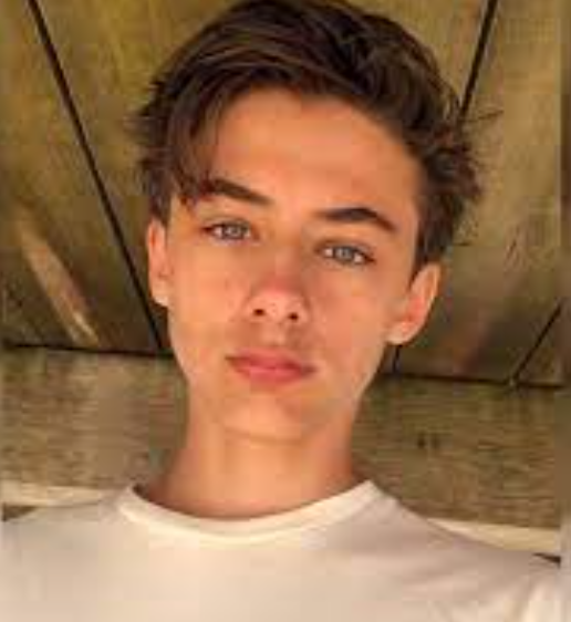 <em>Manuel Torres</em>